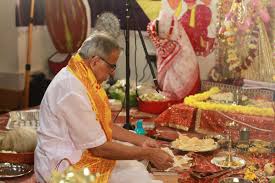 Purohit Tarun Chakraborty in Ghola